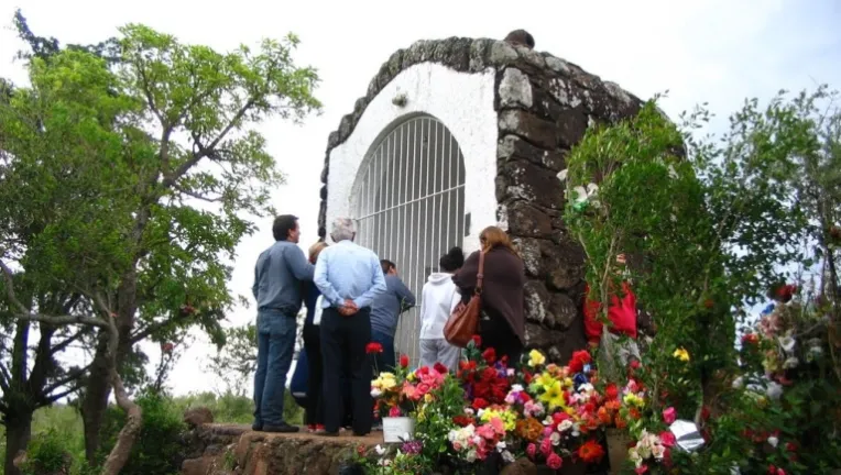 Personas con flores